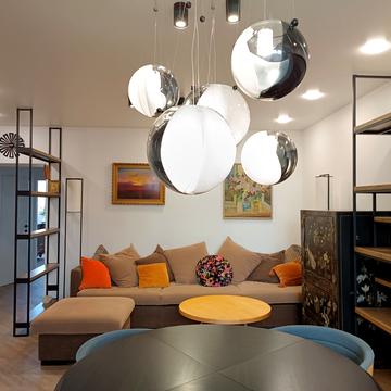 Салютна вул., 1-Б