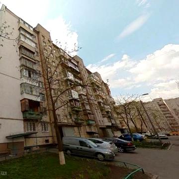 Кільцева дорога вул., 1