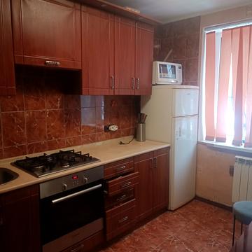 Романа Шухевича просп. (Генерала Ватутіна), 30