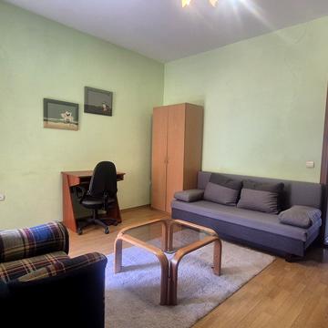 Успенська вул. (Чичерина), 2