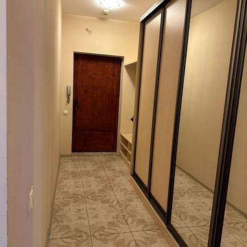 Ярослава Баїса вул. (Володимира Висоцького), 25