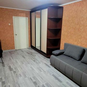 Зодчих вул., 30