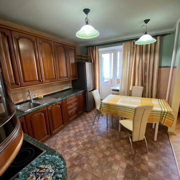 Андрія Верхогляда вул. (Михайла Драгомирова), 2