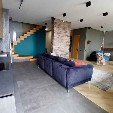 Дніпровська набережна вул., 14-Б