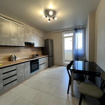 Михайла Грушевського вул., 30в