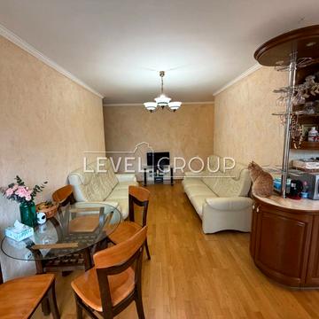 Валерія Лобановського просп. (Червонозоряний), 35