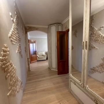 Героїв просп., 12