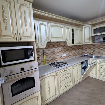 Володимира Івасюка вул., (Будинок)