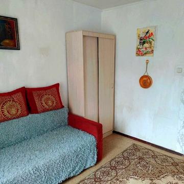 Червоної Калини просп. (Володимира Маяковського), 77