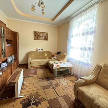 Бельведерська вул., 4