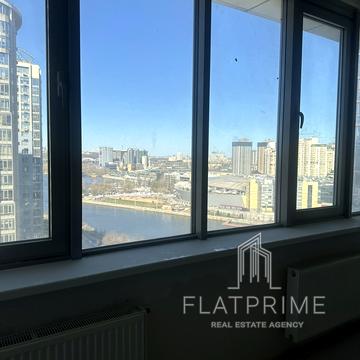 Дніпровська набережна вул., 14