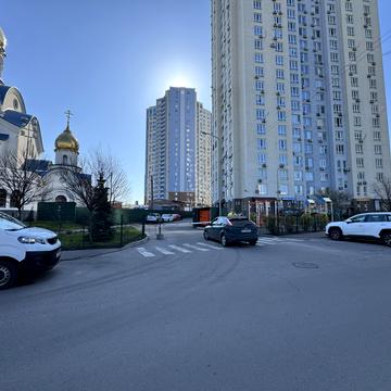 Академіка Глушкова просп., 9-Г