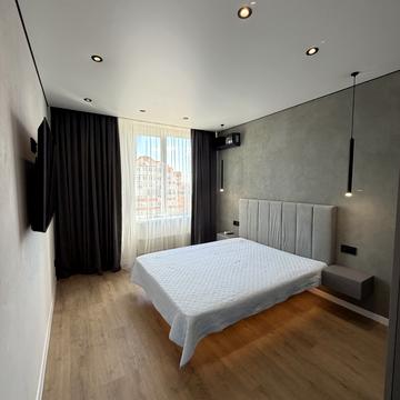 Університетська вул., 3/4