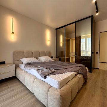 Володимира Навроцького вул., 37