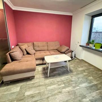 Джерельна вул., 93