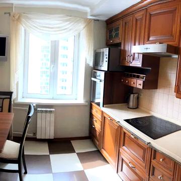 Червоної Калини просп. (Володимира Маяковського), 72