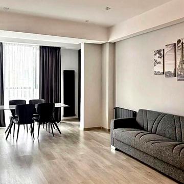 Ангарна вул., 18