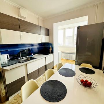 Івана Мазепи вул. (Січневого Повстання), 12-А