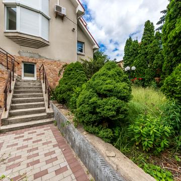 Князя Володимира Ольґердовича пров. (Червоний), 16