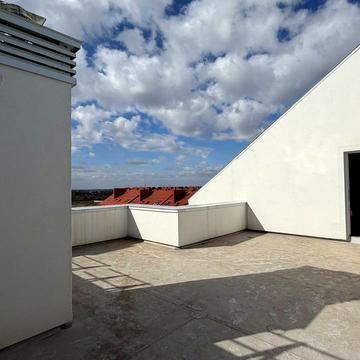 Червоної Калини вул., 8