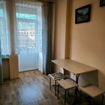 Івана Вишенського вул., 27