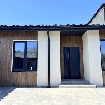 Остромирська вул.