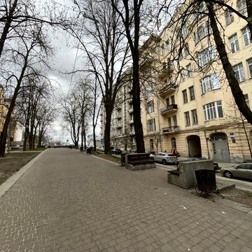 Костельна вул., 8