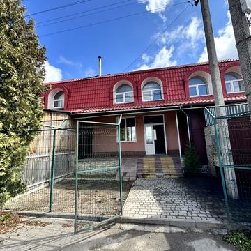 Олександра Довженка вул., 2К