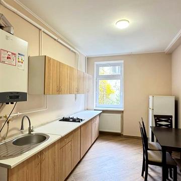 Олександра Духновича пл., 5