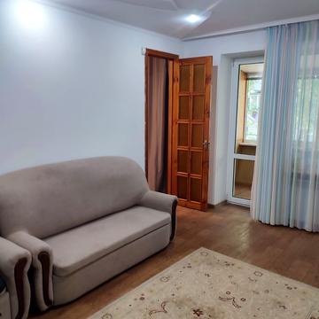 Волонтерська вул. (Малиновського), 10