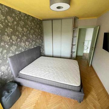 Вагонна вул., 7