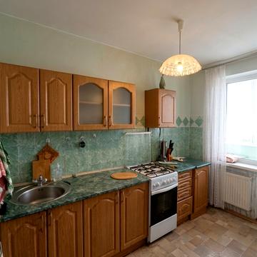 Сергія Амброса вул., 72