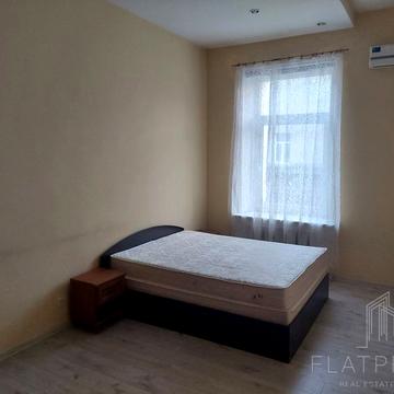 Хрещатик вул. (Kreschatic), 15