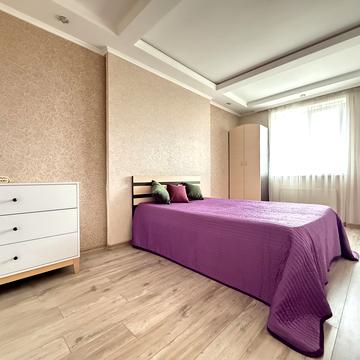 Європейська вул., 1