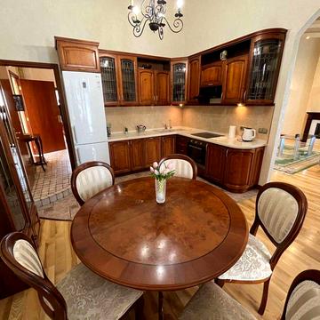 Обсерваторна вул., 17