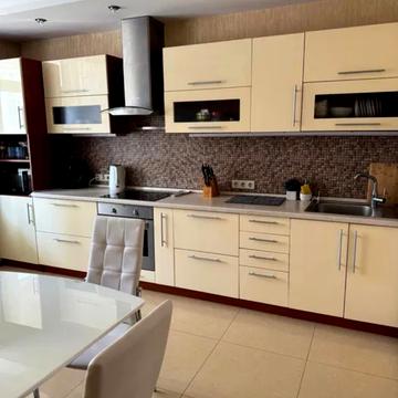 Єлизавети Чавдар вул., 11