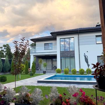 Петрівський пров., 10