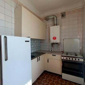 Будівельників вул., 13