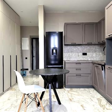 Героїв Небесної Сотні просп., 16/8