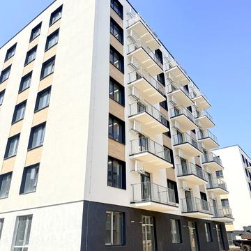 Євгена Коновальця вул., (Будинок 1)