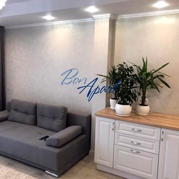 Академіка Глушкова просп., 9-Є