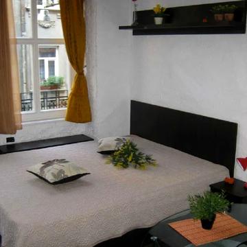 Братів Рогатинців вул., 18