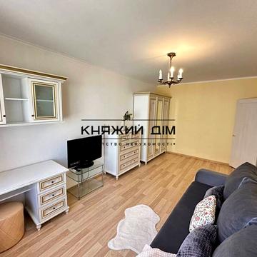 Єлизавети Чавдар вул., 38