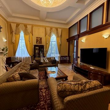 Заньковецької вул., 7