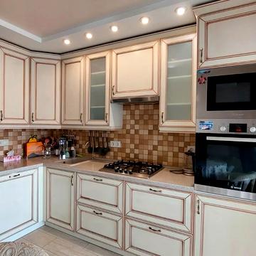 Залізнична вул., 9