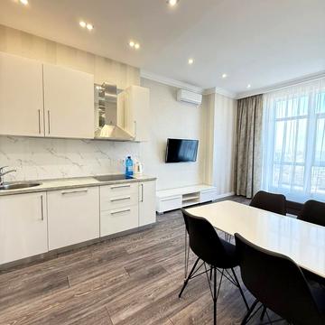 Саперне Поле вул., 12