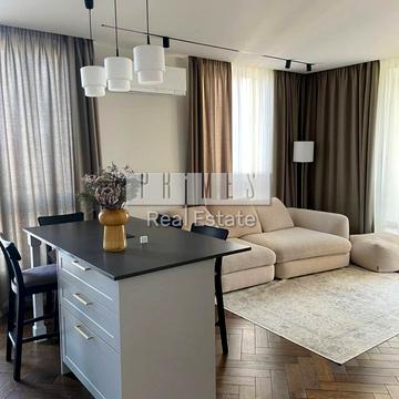 Зарічна вул., 6