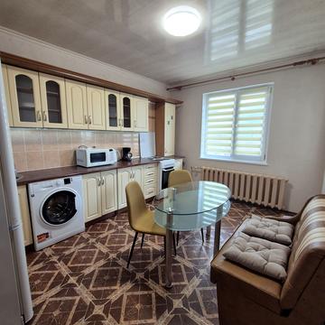 Драгоманова вул., 14