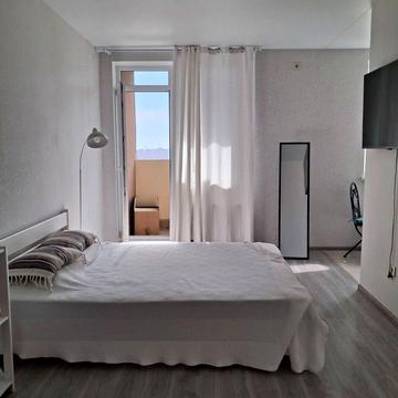 Михайла Грушевського вул., 30в