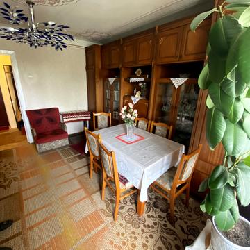 Варшавська вул., 66